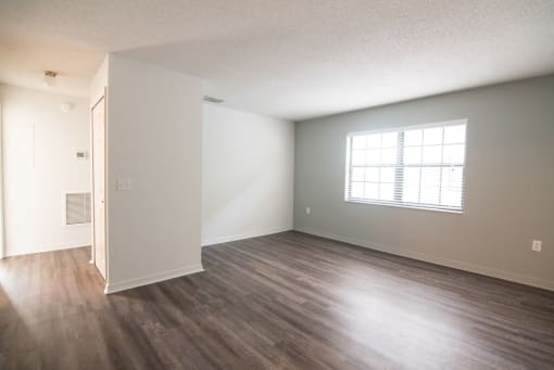 16_p1409681_Woodland_Heights_Apartments_1_PhotoGallery