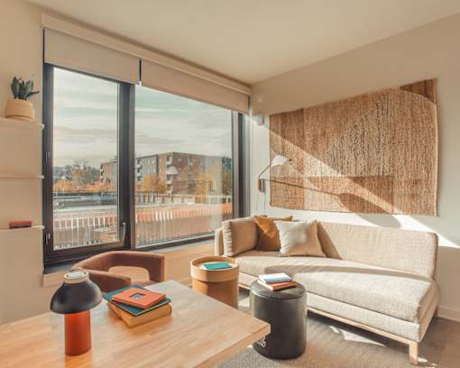 Living room at Scout Living, powered by Placemakr Apartments, Atlanta
