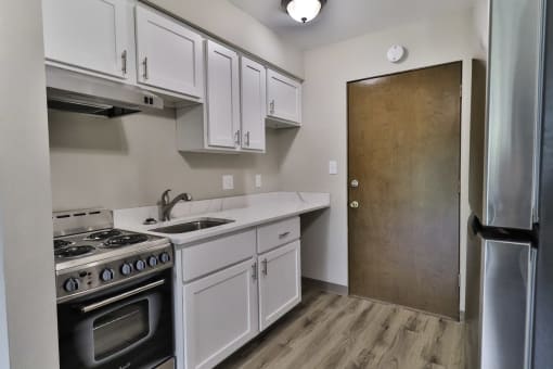 the preserve at ballantyne commons apartment kitchen with stainless steel appliances