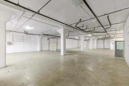 Oak Street Building industrial space