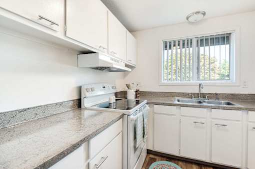 Colonial Village Apartments Kitchen