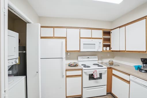 Stratford Apartments Kitchen