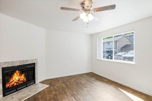 Lincoln Townhomes Living Room