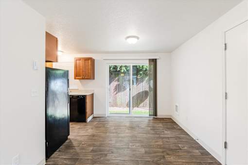 Lincoln Townhomes Dining Room