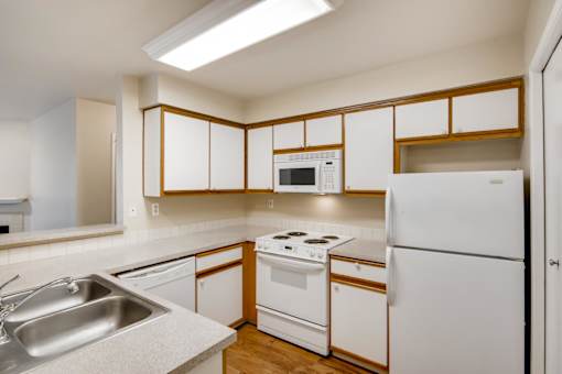 Stratford Apartments Kitchen
