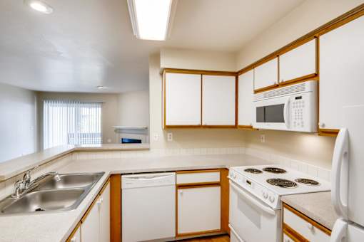 Stratford Apartments Kitchen