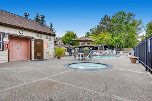 Stratford Apartments Pool