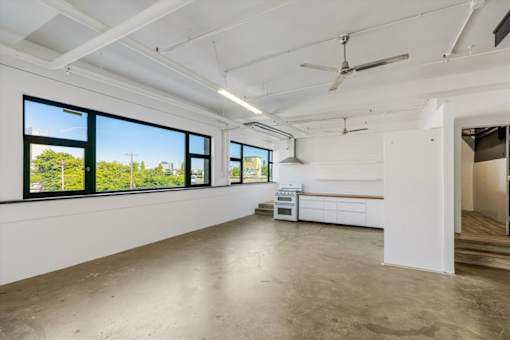 Oak Street Building office space