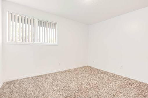 Colonial Village Apartments Bedroom