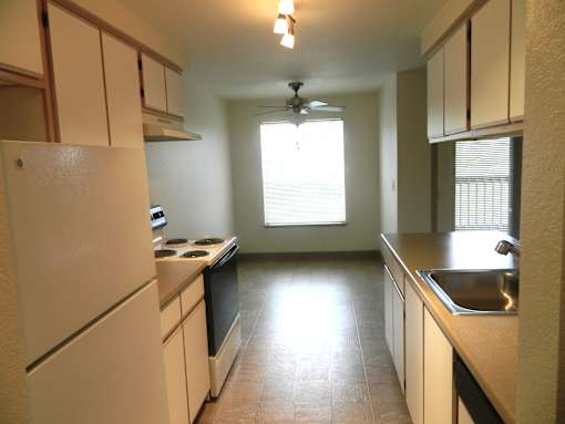 Springwater Trail Apartments Kitchen