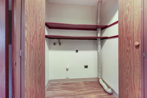 Washer/Dryer Hookups