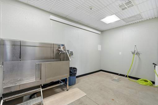 Grand Vista Apartments Dog Wash Station