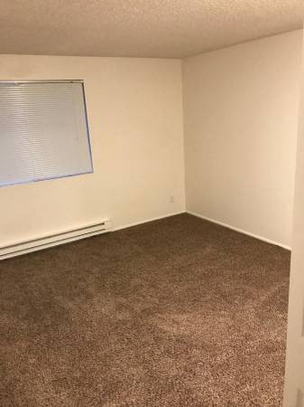 Browning Avenue Apartments Bedroom