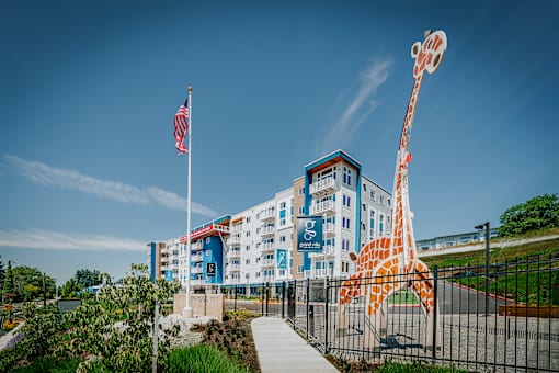 Grand Vista Apartments Exterior Building