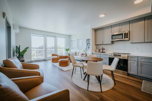 Grand Vista Apartments Dining Area
