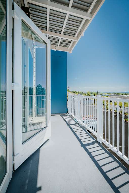 Grand Vista Apartments Balcony