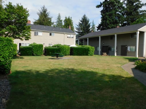 Tara West Apartments Courtyard