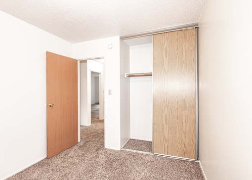 Churchhill Gardens Apartments Bedroom