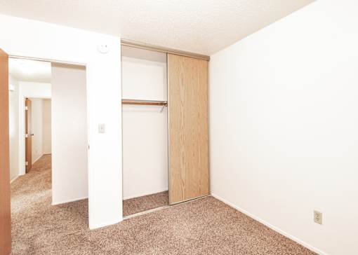 Churchhill Gardens Apartments Bedroom