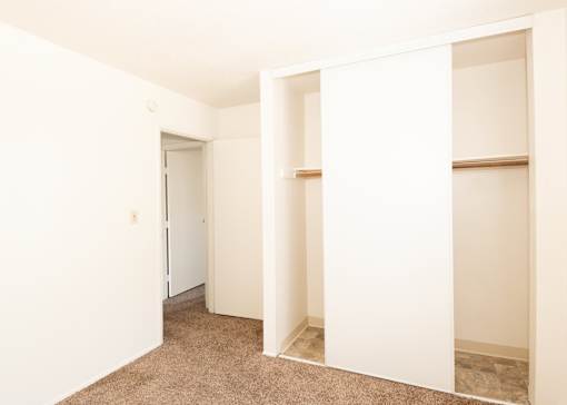 Churchhill Gardens Apartments Bedroom