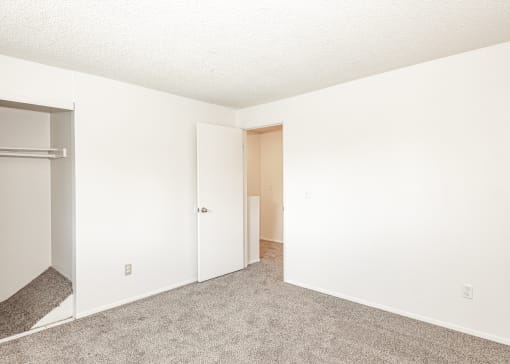 Cinnamon Square Apartments Bedroom