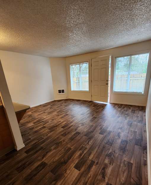 French Glen Apartments Living Room