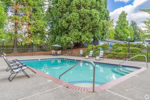 Hampton Park Pool