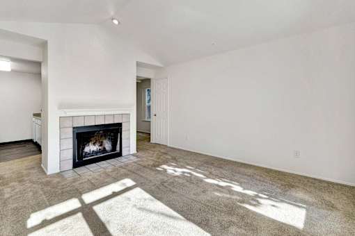 Hampton Ridge Livingroom with Fireplace