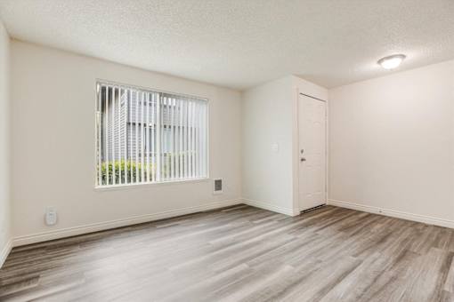 Heritage Crossing Milwaukie OR Living Room