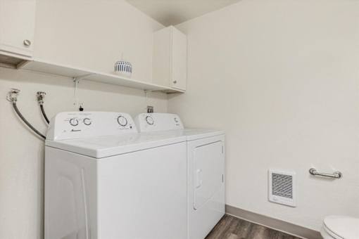 Heritage Crossing Milwaukie OR Laundry room
