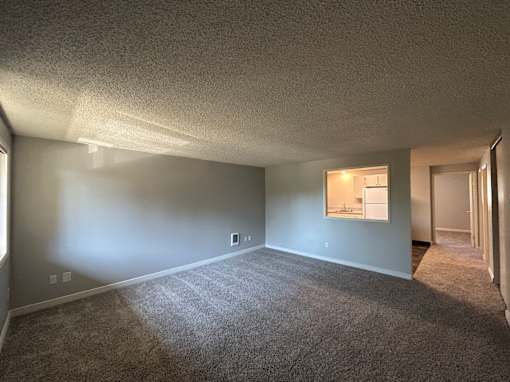 Eagle Point Apartments Vancouver, WA Living Room