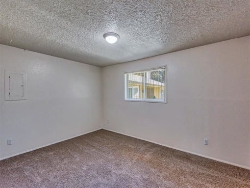 Beverly Gardens Apartments Bedroom