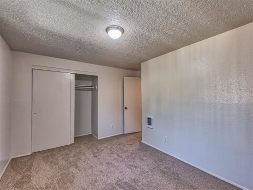 Beverly Gardens Apartments Bedroom