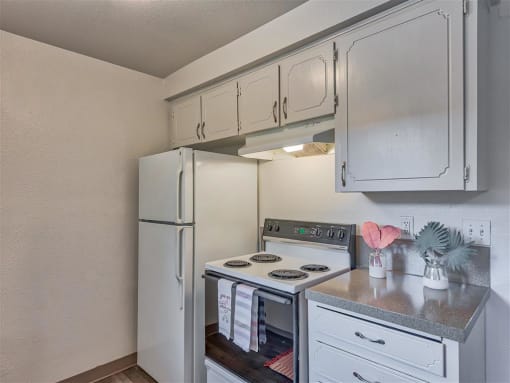 Beverly Gardens Apartments Kitchen