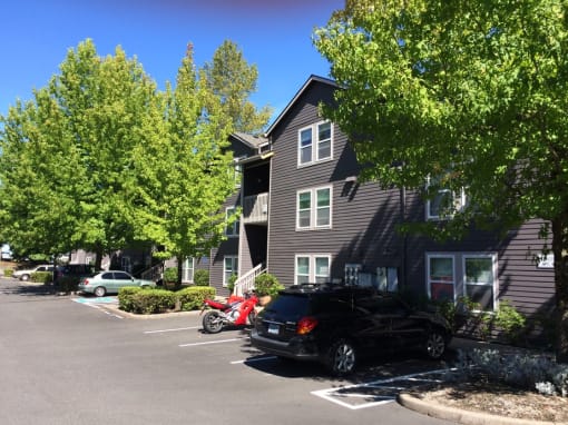 Barbur Heights Apartments Exterior