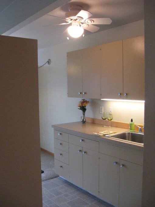 Kalani Apartments Kitchen