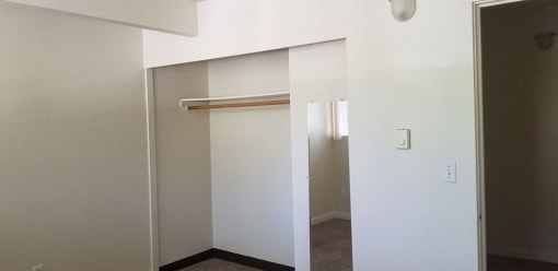 Kalani Apartments Closet