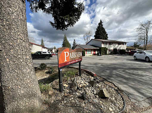 Parkview Apartments Sign