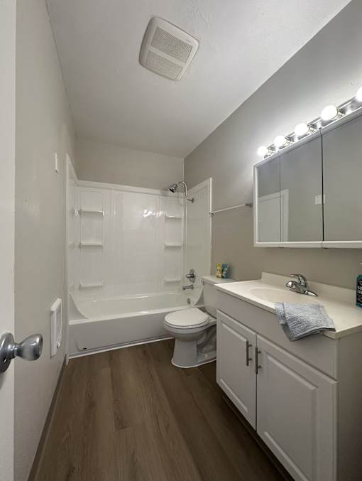 Parkview Apartments Bathroom