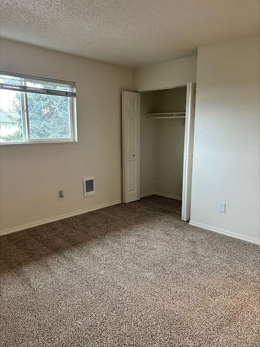 Mt. Pleasant Apartments Bedroom