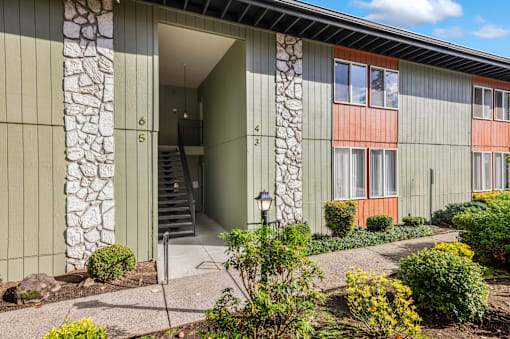 River Cliff Apartments Exterior Building
