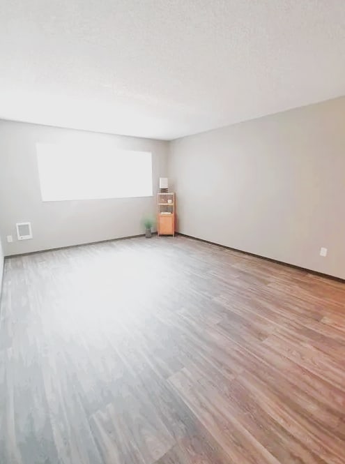 Riverbend Terrace Apartments Livingroom