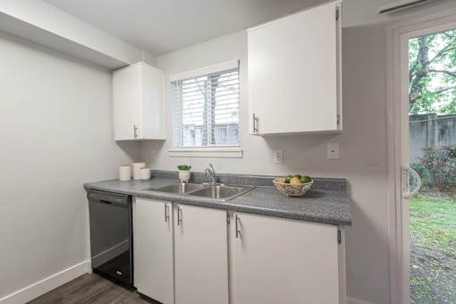 Somerset West Apartments - Portland, Oregon