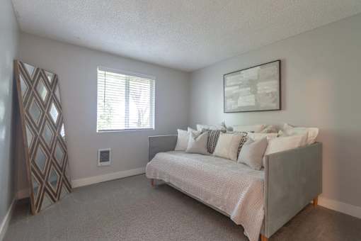 Somerset West Apartments - Portland, Oregon