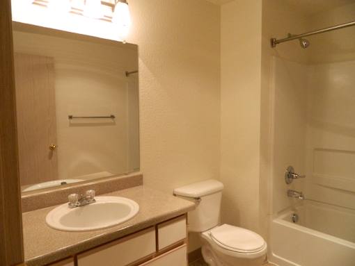 Springwater Trail Apartments Bathroom