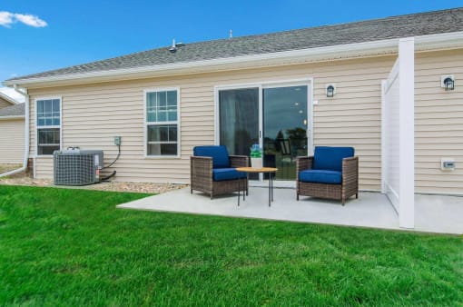 Bellevue Nebraska Apartment Rentals Redwood Living Redwood Bellevue South 25th Street Exterior Patio