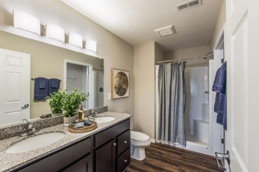 Burlington Kentucky Apartment Rentals Redwood Living Redwood Burlington Bathroom