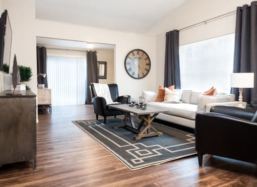 Dayton OH Apartment Rentals Redwood Centerville Living Room to Den
