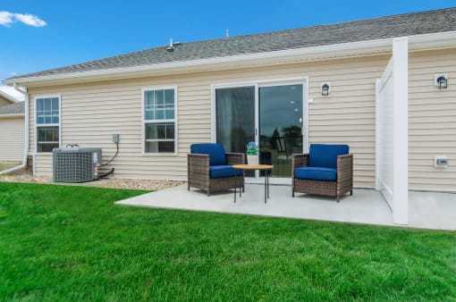 Chesterfield Michigan Apartment Rentals Redwood Living Redwood Chesterfield Exterior Patio