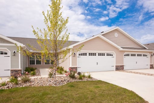 Fort Wayne IN Apartment Rentals Redwood Centennial Highlands Exterior Front